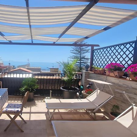 Terrazza Enjoy Apartment Letojanni Bagian luar foto