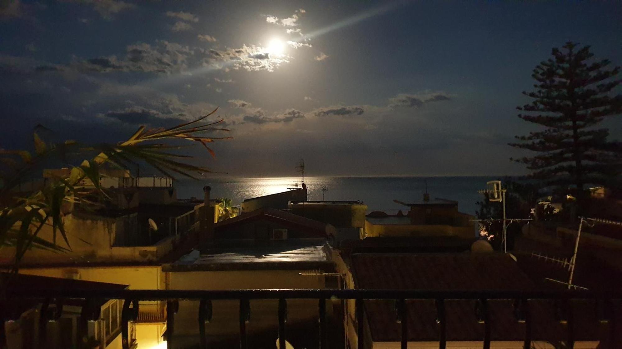 Terrazza Enjoy Apartment Letojanni Ruang foto